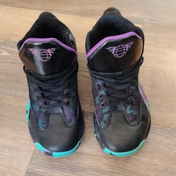 Athletic Sneakers Black and Purple Padded Collar - Picture 3 of 7